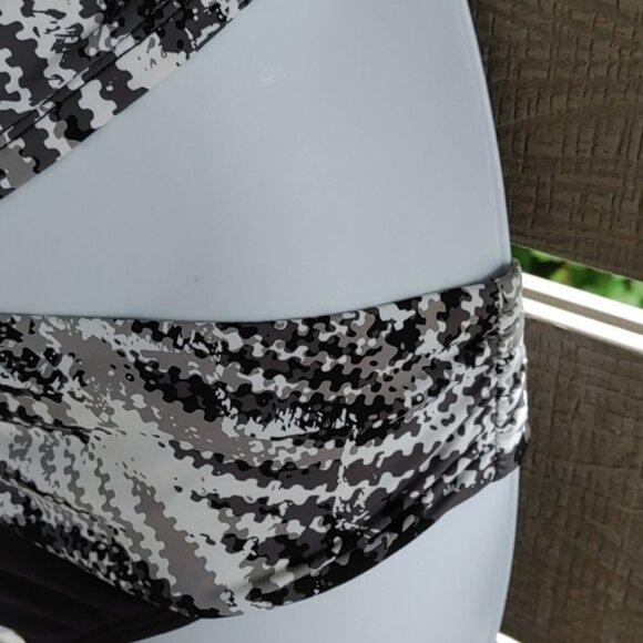 Skye women's swimwear bikini size Large - Picture 5 of 11